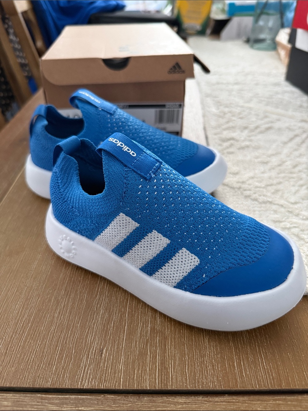 adidas Bubble Comfy l New in Box 10k